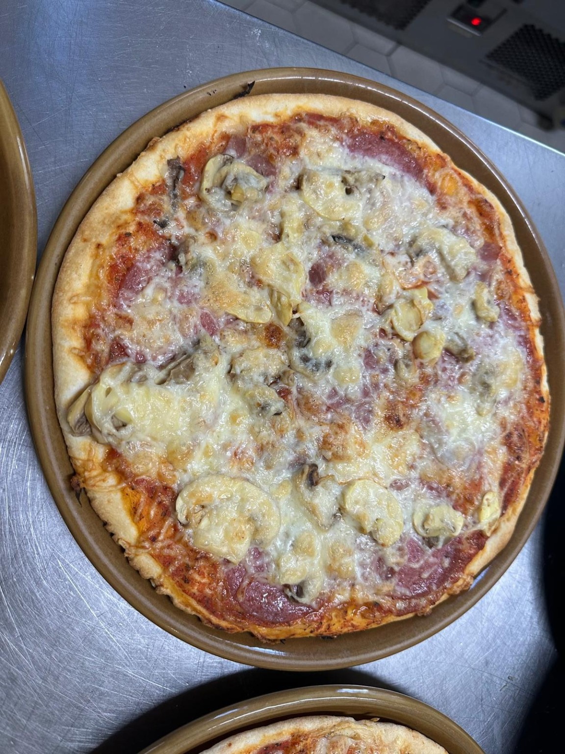 Pizza mit Pilzen